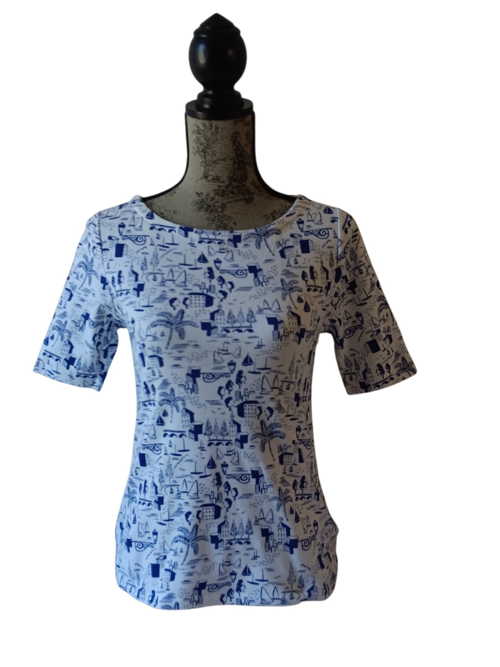 Charter Club women's blue/white seaside village print short sleeve top size S